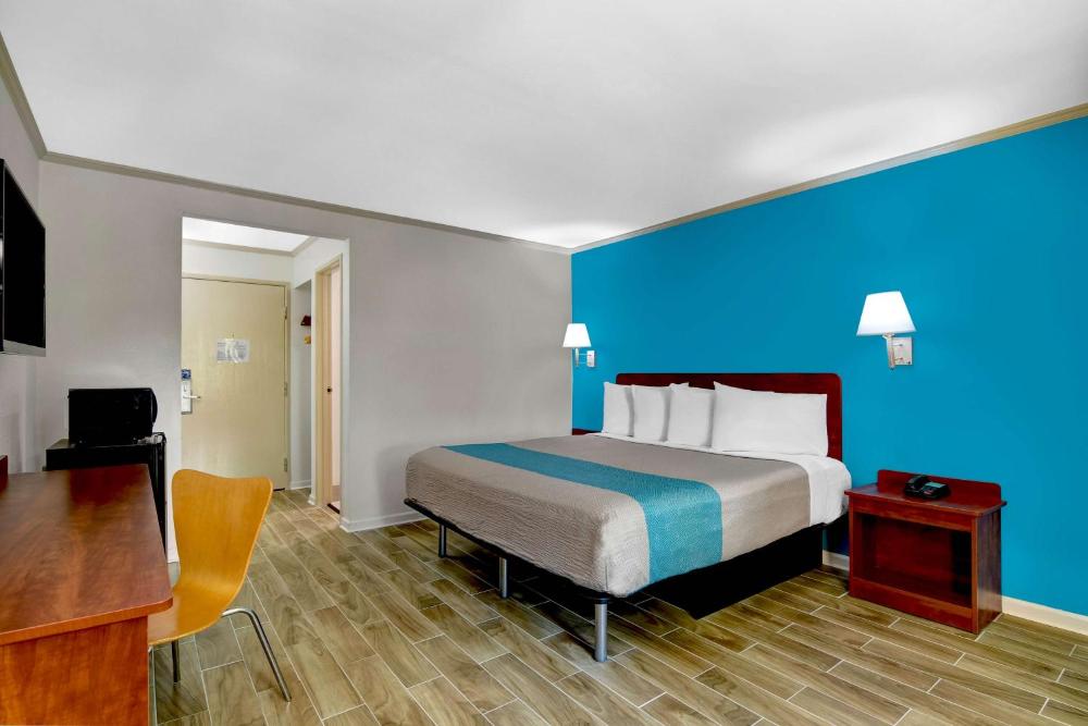King Room - Smoking interior